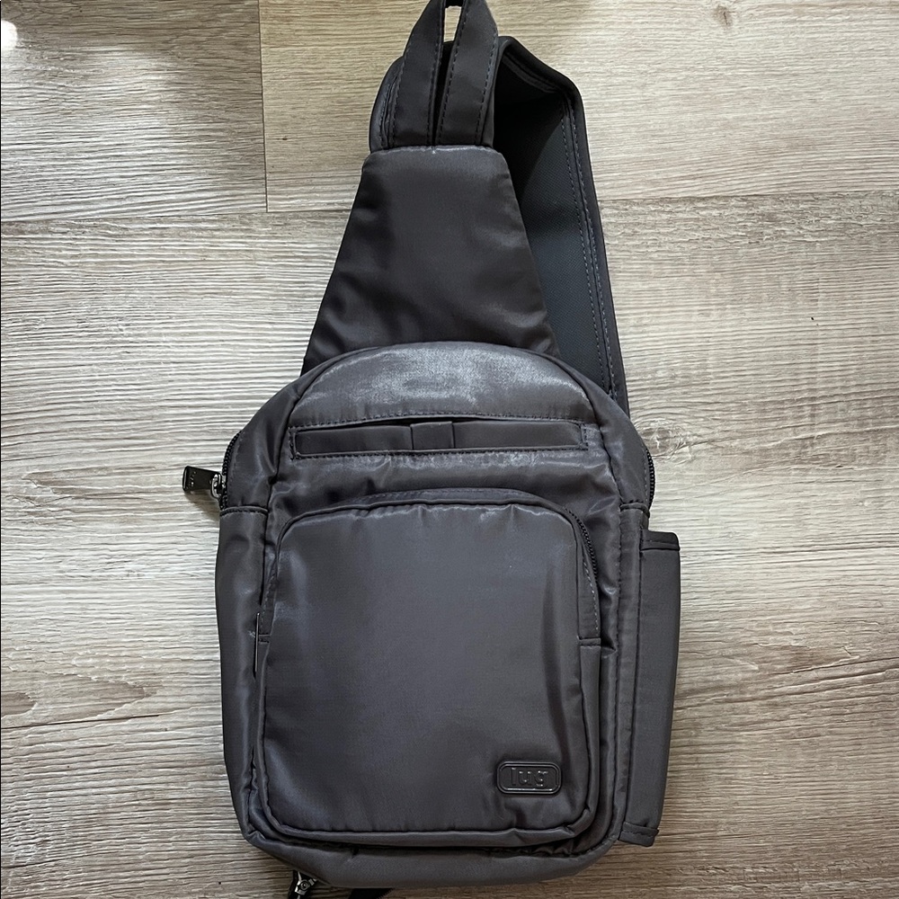 Lug crossbody bag-new